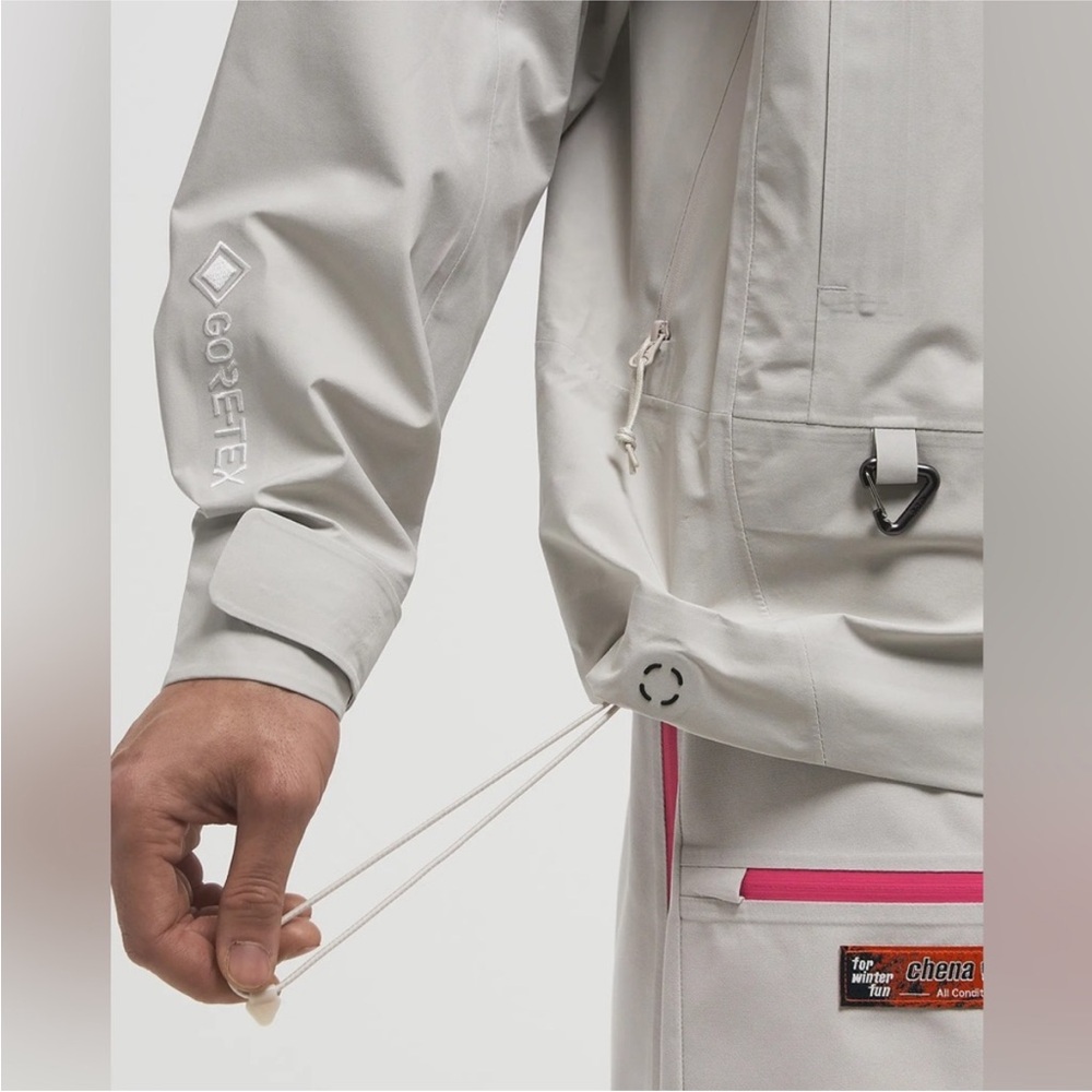 Nike ACG Gore-Tex Rain jacket - Picture 7 of 13